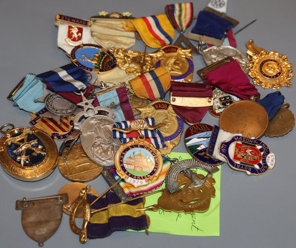 A quantity of assorted Masonic and other medals